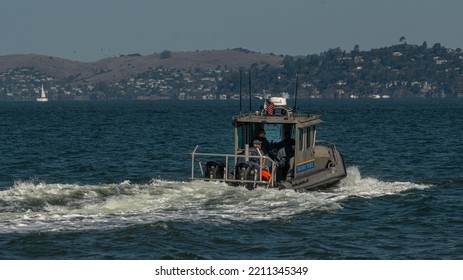 10-07-2022 San Francisco Ca. Highway Patrol Water Patrol In The San Francisco Bay