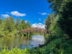 Is A 10.1-mile (16.3 Km) Bike Path And Recreational Trail In King County, Washington That Runs Along The Sammamish River From Blyth Park In Bothell To Marymoor Park In Redmond