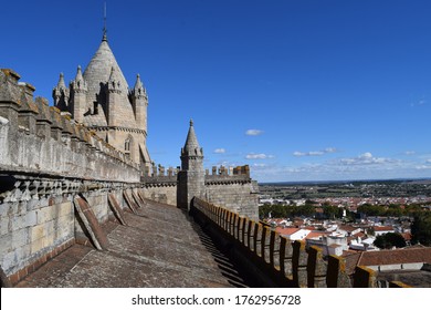 Évora/Portugal - 10.28.2018: Roof Of The Sé Cathedral, Évora 