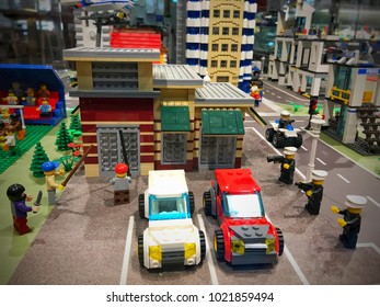 Lego Policeman Images Stock Photos Vectors Shutterstock