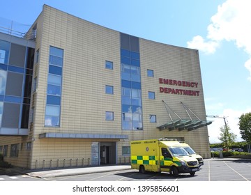 Imagenes Fotos De Stock Y Vectores Sobre Hospital Doctor