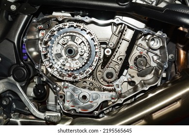 1100 CC motorcycle engine, clutch, synth and gears