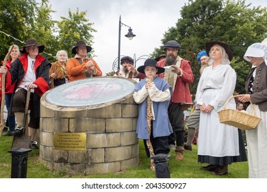 11.09.2021 Wigan, Greater Manchester, UK. Wigan Diggers' Festival, Wigan, UK People Dressed To Celebrates The Life And Ideas Of Wigan Born And Bred Gerrard Winstanley