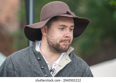 11.09.2021 Wigan, Greater Manchester, UK. Wigan Diggers' Festival, Wigan, UK People Dressed To Celebrates The Life And Ideas Of Wigan Born And Bred Gerrard Winstanley 