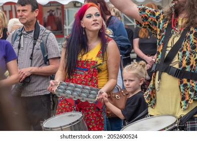 11.09.2021 Wigan, Greater Manchester, UK. Wigan Diggers' Festival, Wigan, UK People Dressed To Celebrates The Life And Ideas Of Wigan Born And Bred Gerrard Winstanley 