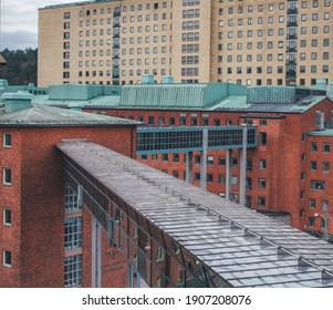 «Gothenburg, Sweden»; 12 14 2020: The Facade Of The Sahlgrenska University Hospital From Its Library.