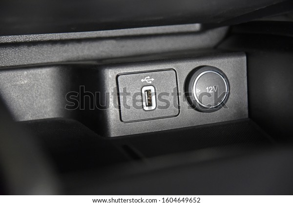 12V socket and USB\
port on car dashboard