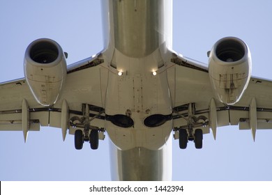 5,942 Aircraft Undercarriage Images, Stock Photos & Vectors | Shutterstock