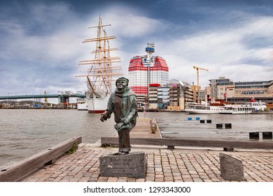 14 September 2018 Gothenburg Sweden Sculpture Stock Photo 1293343000 ...