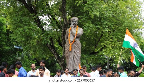 15 August 2022, Prayagraj, Allahabad. Chandrashekhar Azad Park. Statue Of Martyr Chandrashekhar Azad. People Celebrate Indian Independence Day On 15 August 2022 In Chandrashekhar Azad, Prayagraj. 