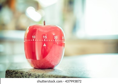 15 Minutes - Red Kitchen Egg Timer In Apple Shape