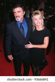 15OCT97: Actor BURT REYNOLDS & girlfriend PAMELA SEALS at the premiere of his new movie "Boogie Nights," in Hollywood.