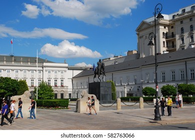 16 Jun 2016. Presidential Palace And Monument To Prince Józef Poniatowski, Warsaw, Poland