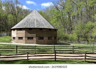 16 sided barn designed by George Washington at Mount Vernon