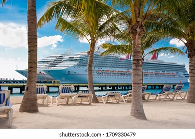 16/04/2011 - Caribbean Islands - Huge Cruise Liners In The Port With Blue Water Waiting For The Passengers To Come Aboard