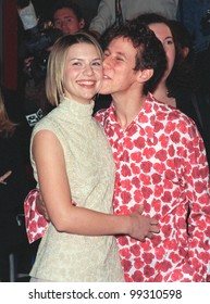 17MAR99:  Actress CLAIRE DANES & Boyfriend BEN LEE At The World Premiere, In Los Angeles, Of Her New Movie 