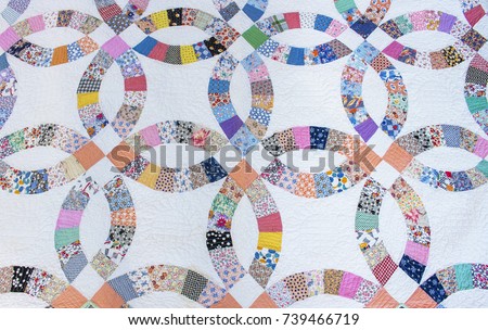 1930's Wedding Ring Pattern Hand Made Quilt