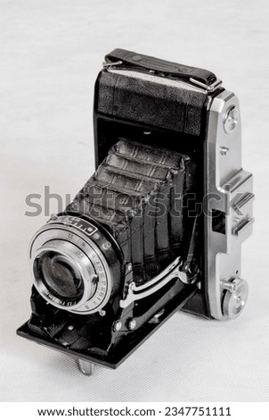 1950's bellows folder type 6x9 film photographic camera.