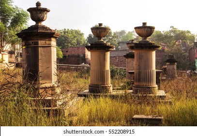 200 Years Old Abandoned British Graveyard Near Chunar Fort Near The Kaimur Hills In Mirzapur District Of Uttar Pradesh, India