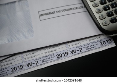 2019 IRS W-2 Tax Form For Earned Income