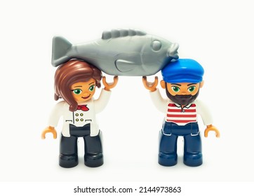 2021: Lego Constructor Friends Serie, Sea Wolf And Sea Boy With A Trophy Fish