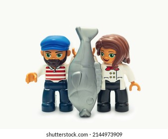 2021: Lego Constructor Friends Serie, Sea Wolf And Sea Boy With A Trophy Fish