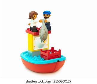 2021: Lego Constructor Friends Serie, Sea Wolf And Sea Boy With A Trophy Fish