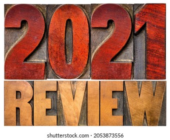 2021 Rezensionsbanner - jährliche Überprüfung oder Zusammenfassung des letzten Jahres - abstraktes Wort in Holzbausteinen, Geschäfts- und Finanzkonzept
