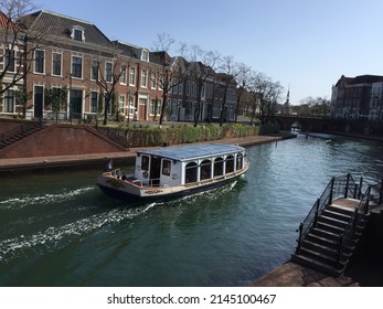 2022 Apr 9th, Photography Of The Boat Passing At Huis Ten Bosch Theme Park Canal, Nagasaki Japan