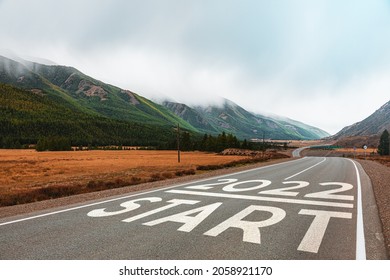 2022 Start, Concept Of Road To New Life. Motivational Inscription On The Road Going Forward. Beginning Of New Path. Conceptual Photo Of The Path Leading To Bright Future. New Year New Way