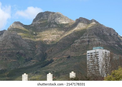 2-10-2005: Cape town, South AFrica: Photo of South Africa capetown, table mountain