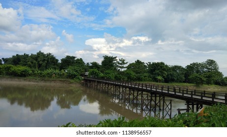 21st July 2018, Barpeta, Assam, India. A Wooden Bridge Over Pohumara River In Bhawanipur In Barpeta District Of Assam. 