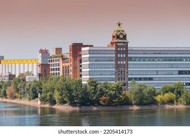 23 July 2022, Dusseldorf, Germany: Contemporary And Popular Post Industrial District In The City Of Dusseldorf Is Media Bay. Now Built Up With Hotels And Business Offices, In The Past - A Busy Port