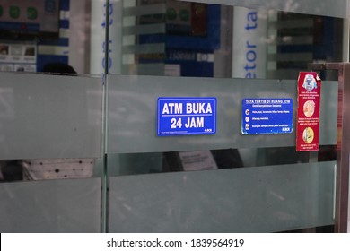 Bank Mandiri Atm Images Stock Photos Vectors Shutterstock