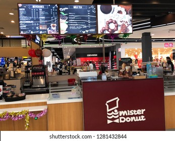 25 Dec 2018; Nonthaburi Thailand: Close Up Front Of Mister Donut, Coffee And Bakery Shop