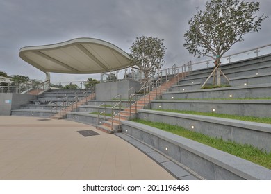 25 June 2021 the gathering spaces at Kai Tak Sky Garden, HK
allows free flow of pedestrains