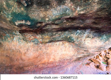 25th December 2018, Uluru NT Australia: Aboriginal Cave Painting Inside The Family Cave Or Kulpi Mutitjulu At Ayers Rock In NT Outback Australia