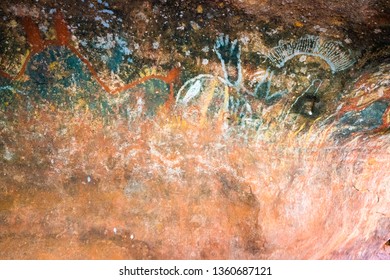 25th December 2018, Uluru NT Australia: Aboriginal Cave Painting Inside The Family Cave Or Kulpi Mutitjulu At Ayers Rock In NT Outback Australia