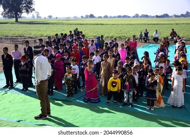 26-01-2020 Dewas, Madhya Pradesh, India. Back To School, Students Of Primary And Secondary Classes Present During School Function