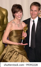 26MAR2000:  Best Actress HILARY SWANK & Actor Husband CHAD LOWE At The 72nd Academy Awards.  Paul Smith / Featureflash