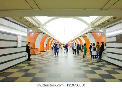 28 May 2018 Moscow, Russia - Park Pobedy Station This Station Is On Two Lines The Arbatsko–Pokrovskaya Line And The Kalininsko–Solntsevskaya Line In Moscow, Russia.