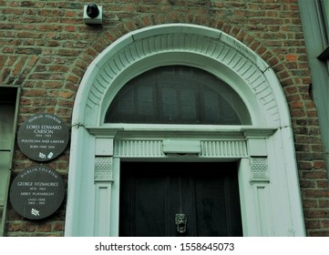 2nd October 2019, Dublin, Ireland. The Entrance To The Birthplace Of Politician Lord Edward Carson And Home Of Playwright George Fitzmaurice On  Harcourt Street