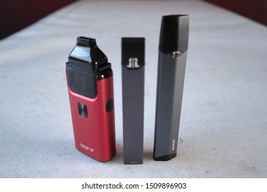 3 Different Vape Pen Electronic Cigarette Devices Juul, Aspire B