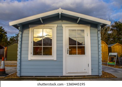 Imágenes, fotos de stock y vectores sobre Shed Art Studio