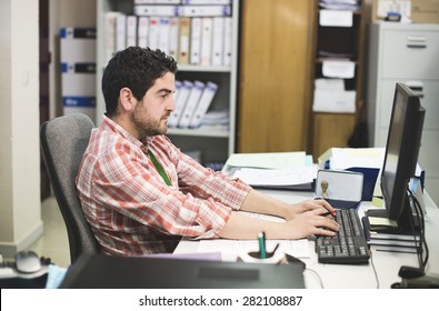 30s Real Office Worker Working And Posing