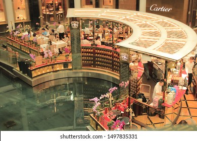 31 August 2019, Bayfront City, Singapore- The Visitors Were Eating Food That Was Sold In A Fancy And Crowded Mall