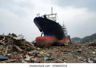 3.11 Great East Japan Earthquake A ship launched on land by the tsunami