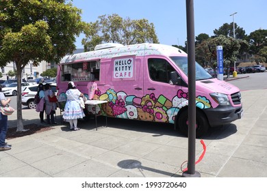 3251 20th Ave, San Francisco, CA 94132 ​USA 
June 19, 2021
11:00 Am 
People In Line To Buy Products From A Hello Kitty Cafe Truck At Stonestown Galleria.