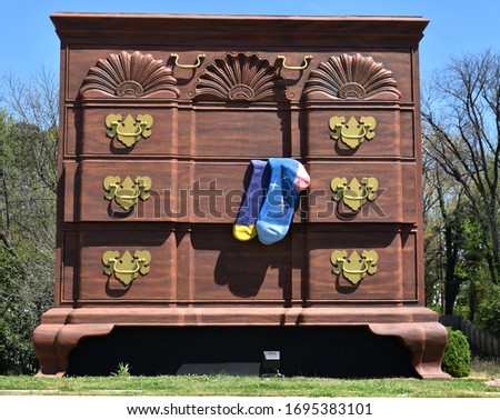 36 foot high World's Largest Chest of Drawers.