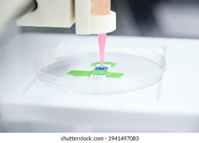 3D bioprinter ready to 3D print cells onto an electrode. Biomaterials, tissue engineering concepts.